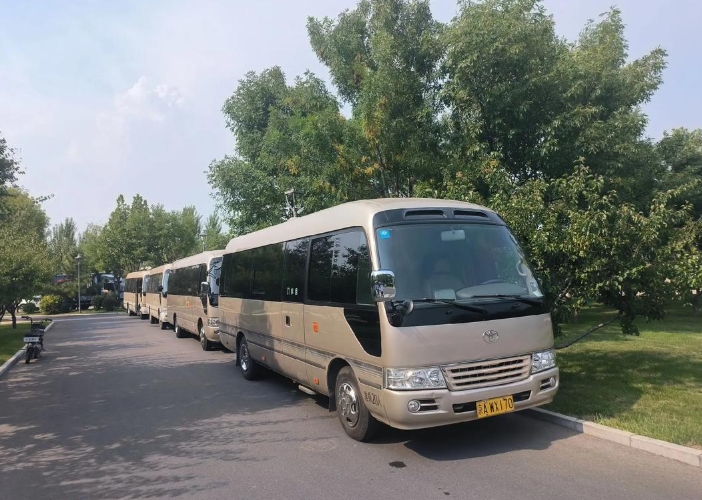 北京考斯特租賃